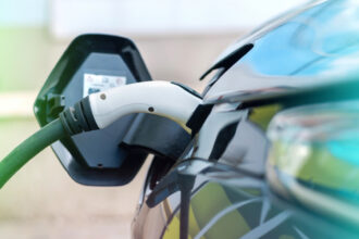 Carte de recharge électrique pour flottes : pourquoi les entreprises ne peuvent plus improviser ?